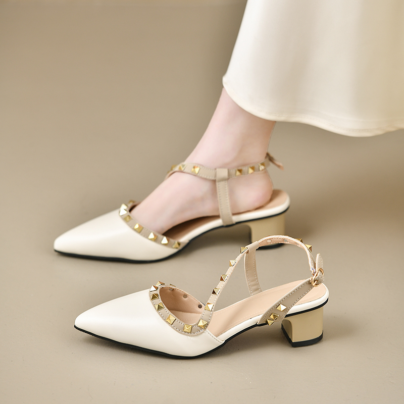 Women'S Shoes Trendy - 女性用光沢バックルストラップ付きファッショナブルサンダル、欧米風トレンドシューズ、クローズドトゥ、ゴールドスタッズ
