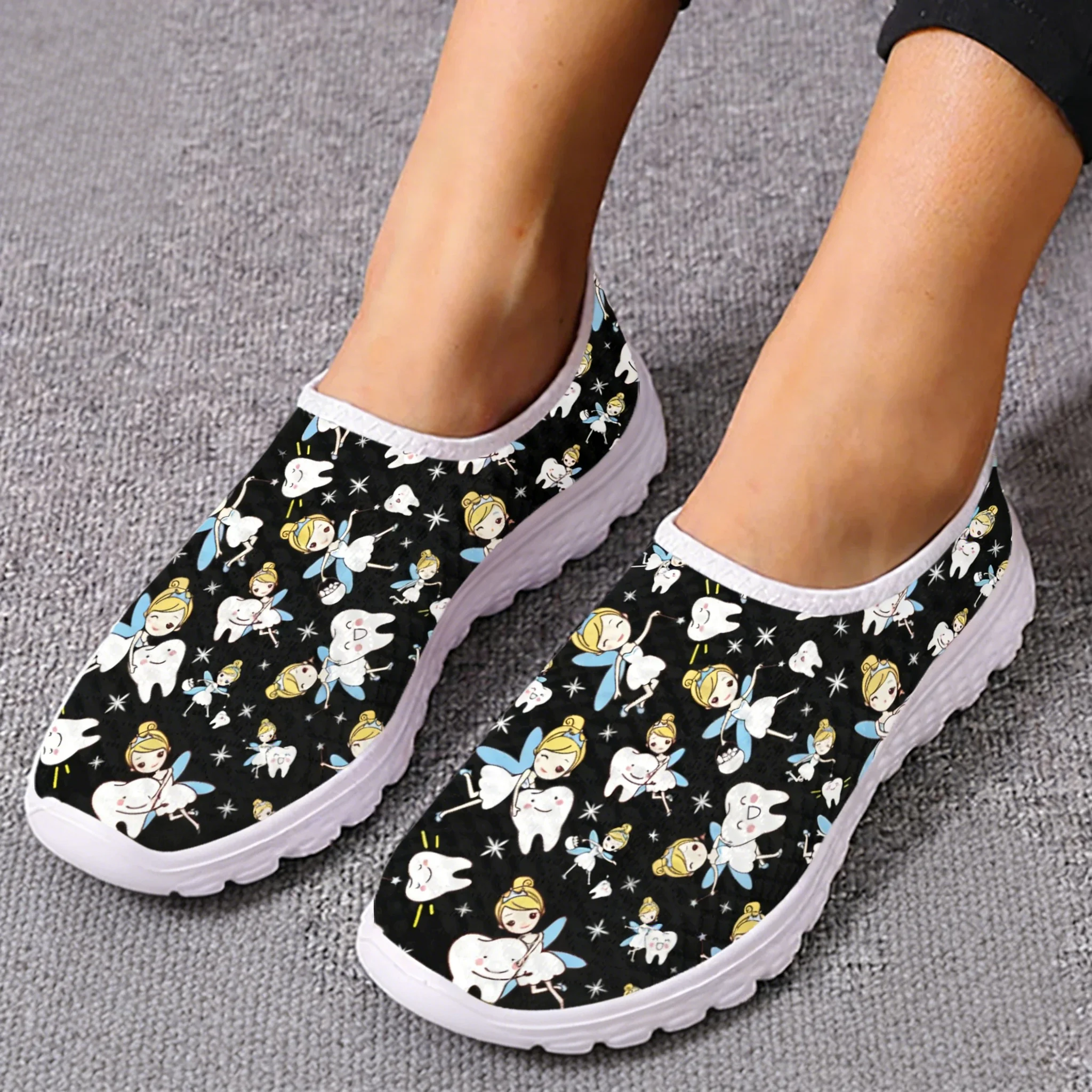 かわいい漫画ナースエルフ/歯メッシュ高品質スニーカー女性男性 - Women'S Shoes For Tennis のレビューと価格