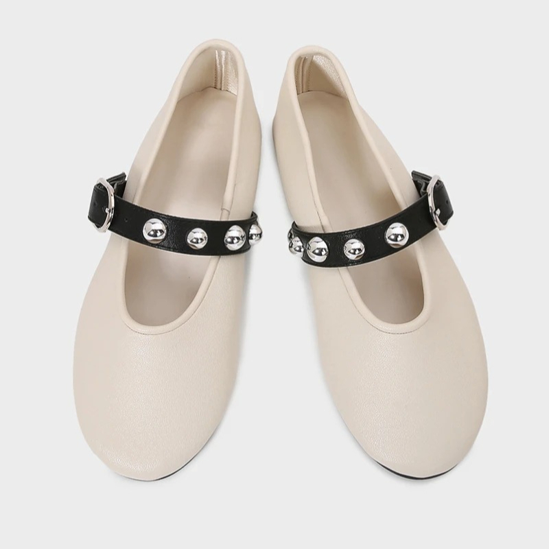 バレエフラット女性のための 2025 春リベットデザインバッ - Women Shoes Zara のレビューと価格