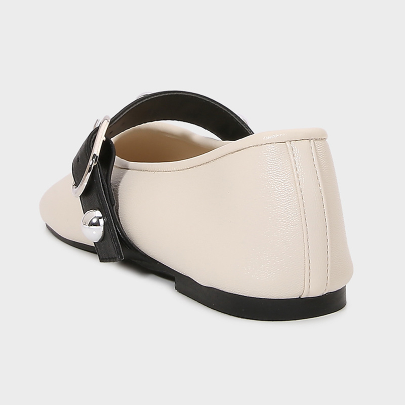 バレエフラット女性のための 2025 春リベットデザインバッ - Women Shoes Zara のレビューと価格