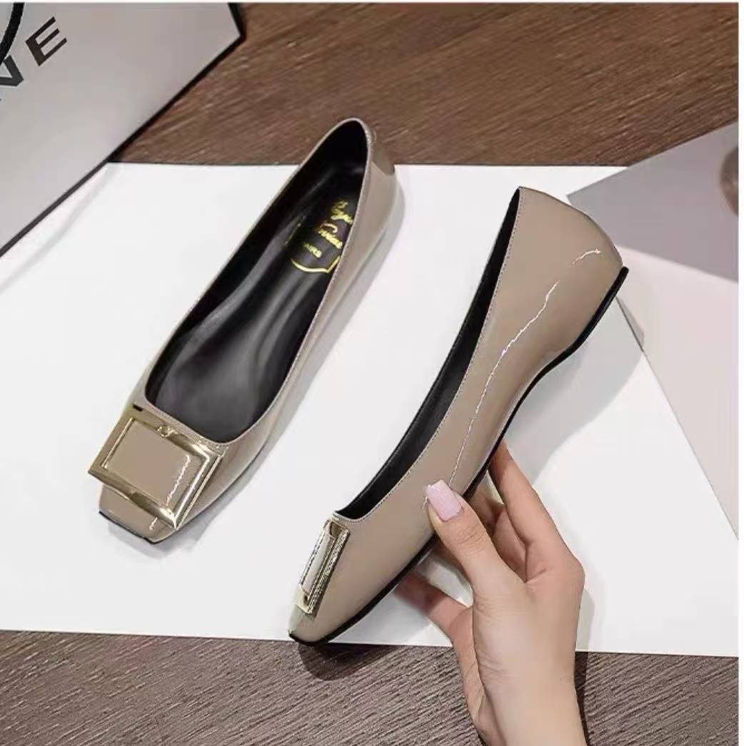 2025年新作フラットシューズ、レディースボタンアップシング - Pointed Toe Flat のレビューと価格