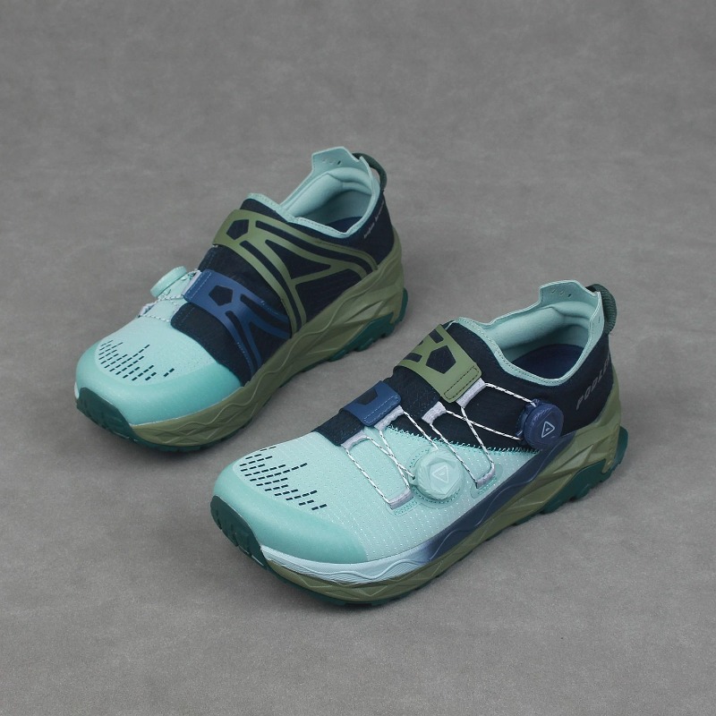 定番ブランドのトレイルランニングシューズ、男女兼用ワイドウォ - Women'S Shoes Vs Men'S のレビューと価格