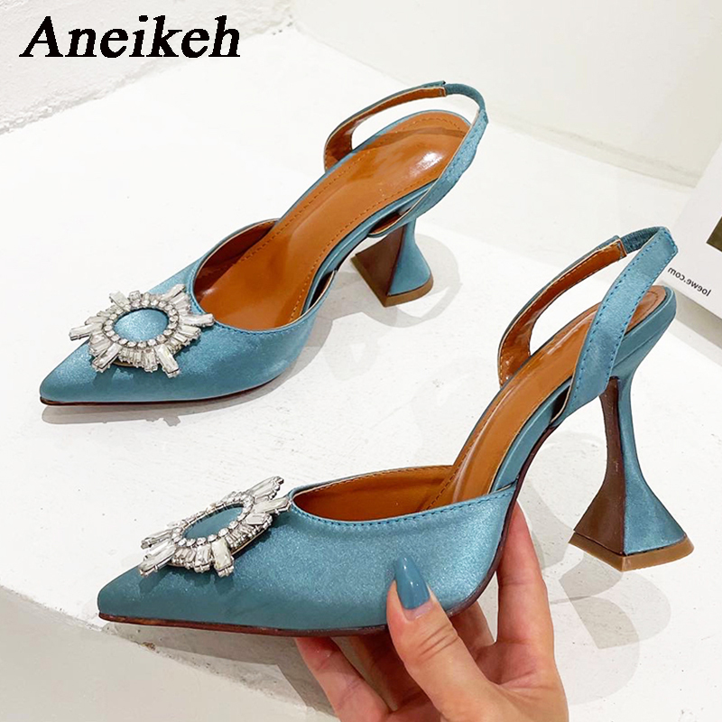 Eikeh-女性用シルクハイヒール,クリスタルとバタフライノ - Women Shoes Zara のレビューと価格