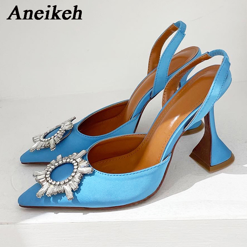 Eikeh-女性用シルクハイヒール,クリスタルとバタフライノ - Women Shoes Zara のレビューと価格