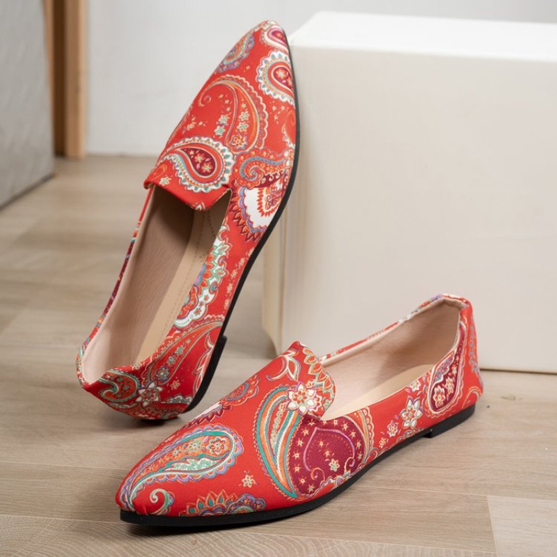 新しい秋の婦人靴カジュアルでファッショナブルなポインテッドト - Pointed Toe Flat のレビューと価格