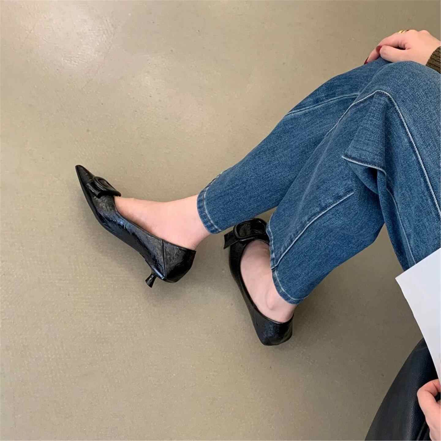 新作レディースフラットシューズ。丸いつま先のデザインで、普段 - Pointed Toe Flat のレビューと価格