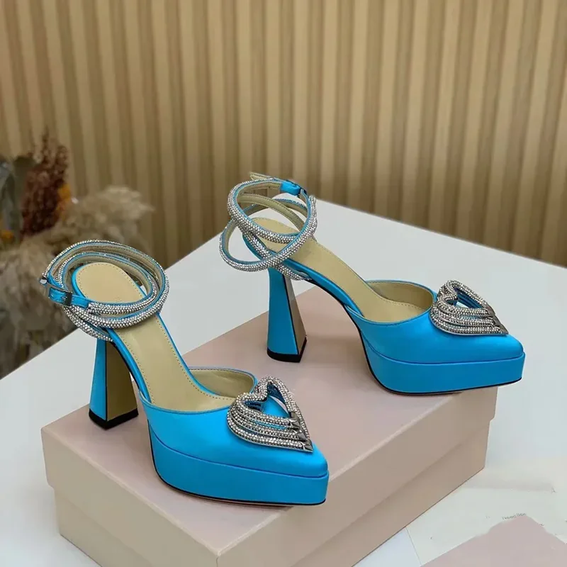 プラットフォームクリスタル愛の装飾サンダルセクシーなポインテ - Pointed Toe Flat のレビューと価格